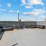 Clarendon Hotel 209
